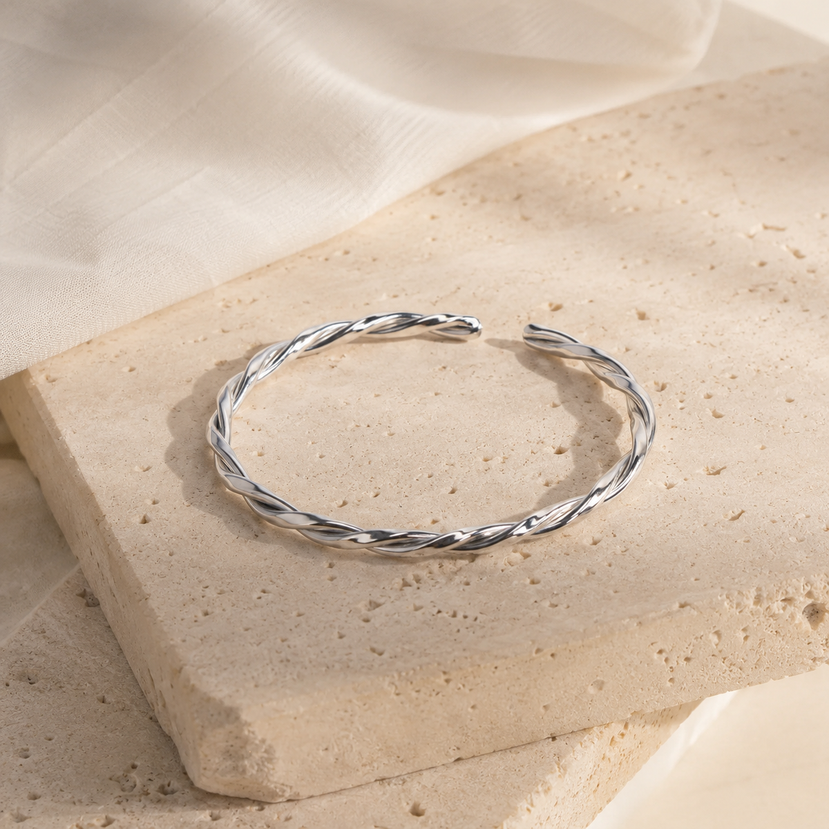 Luxe Silver Handcrafted Cuff(FREE SIZE)
