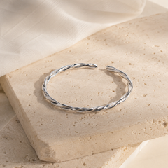 Luxe Silver Handcrafted Cuff(FREE SIZE)