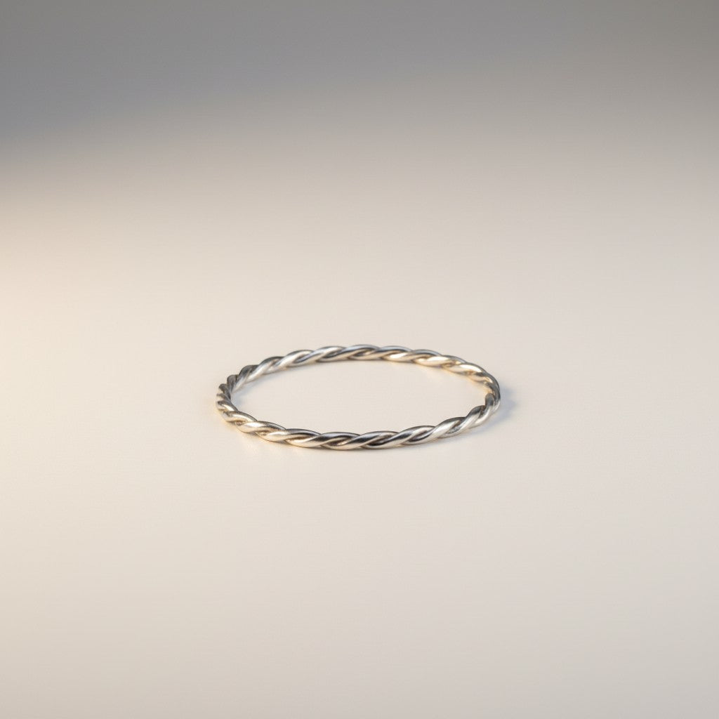 Luxe Silver Handcrafted Cuff(FREE SIZE)