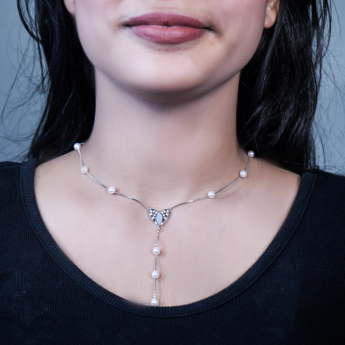 SILVER MOP HEART PENDENT (18 + 2 inch)